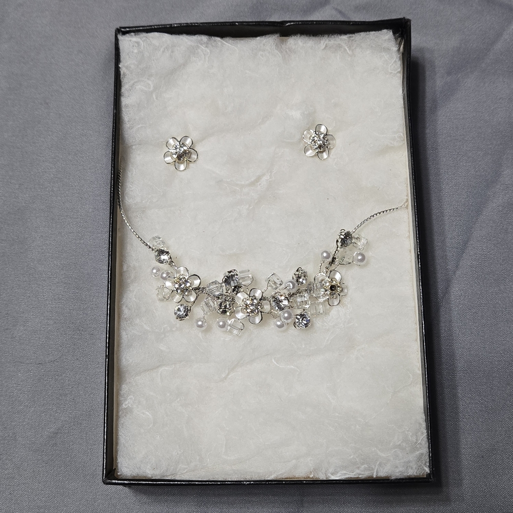Silver Tone Floral Crystal & Pearl Bridal Jewelry Set